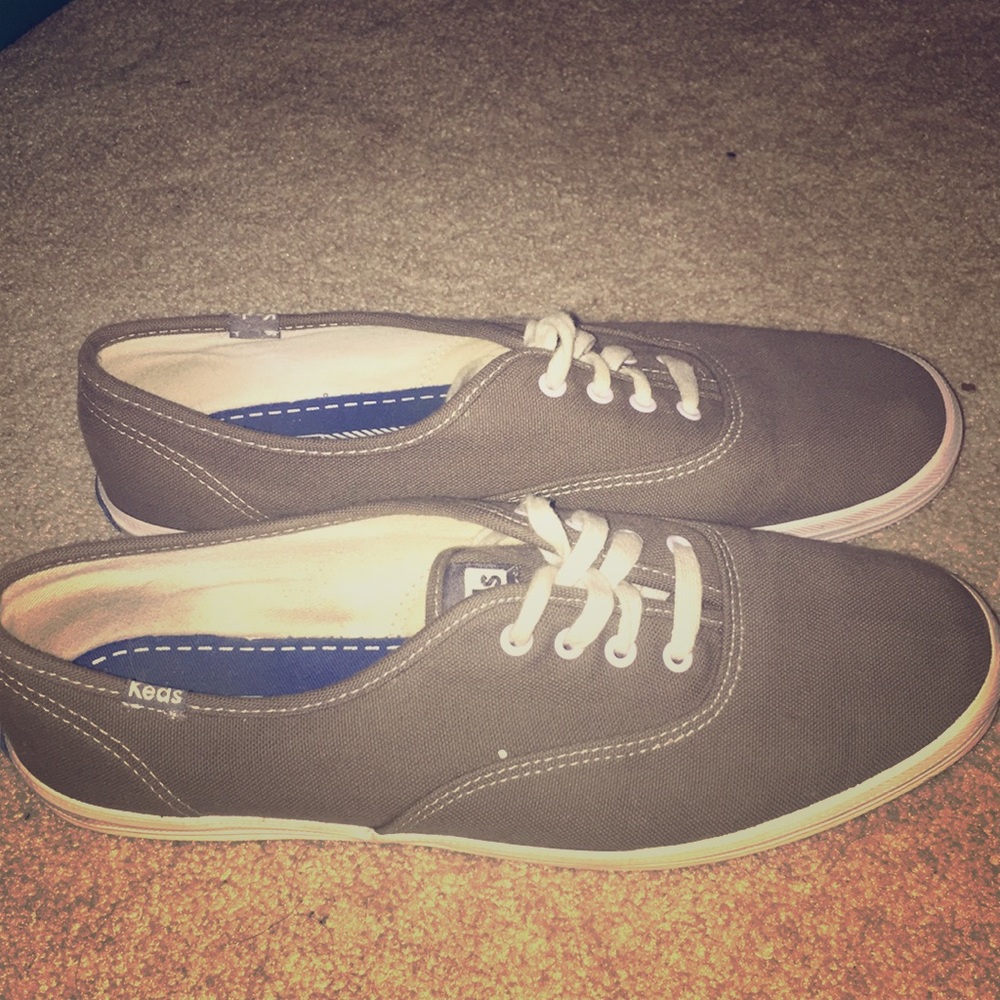 Grey keds